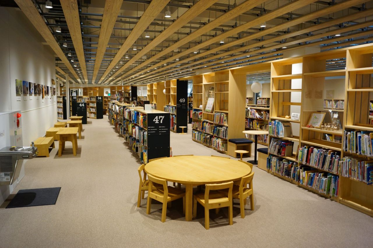 市民図書館内の写真２