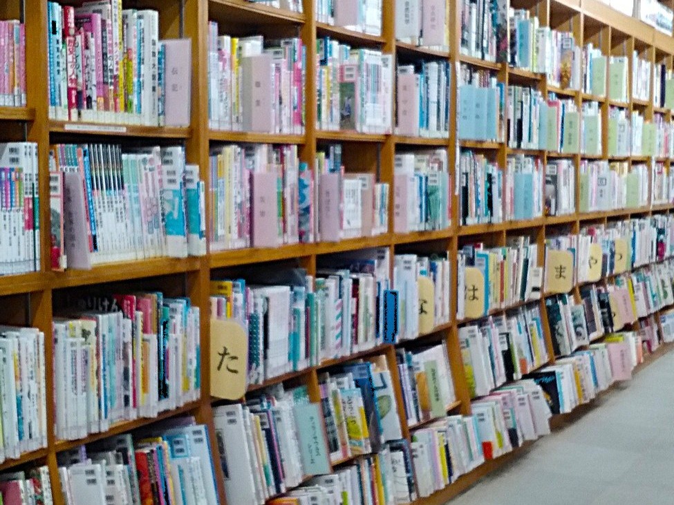 児童書コーナーの写真